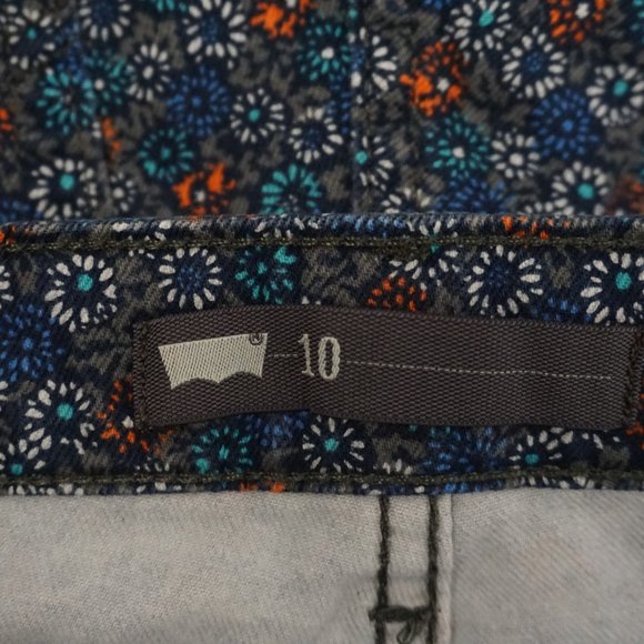 LEVI'S Raw Hem shorts floral print 10 - Picture 8 of 8